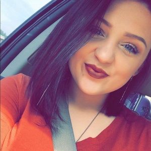 Meet your Posher, Alicia